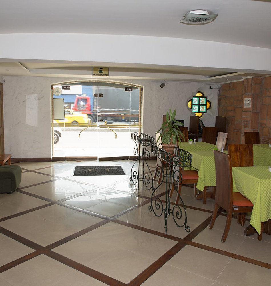 Ayenda 1223 Porton De La 10 Hotel Medellín Buitenkant foto