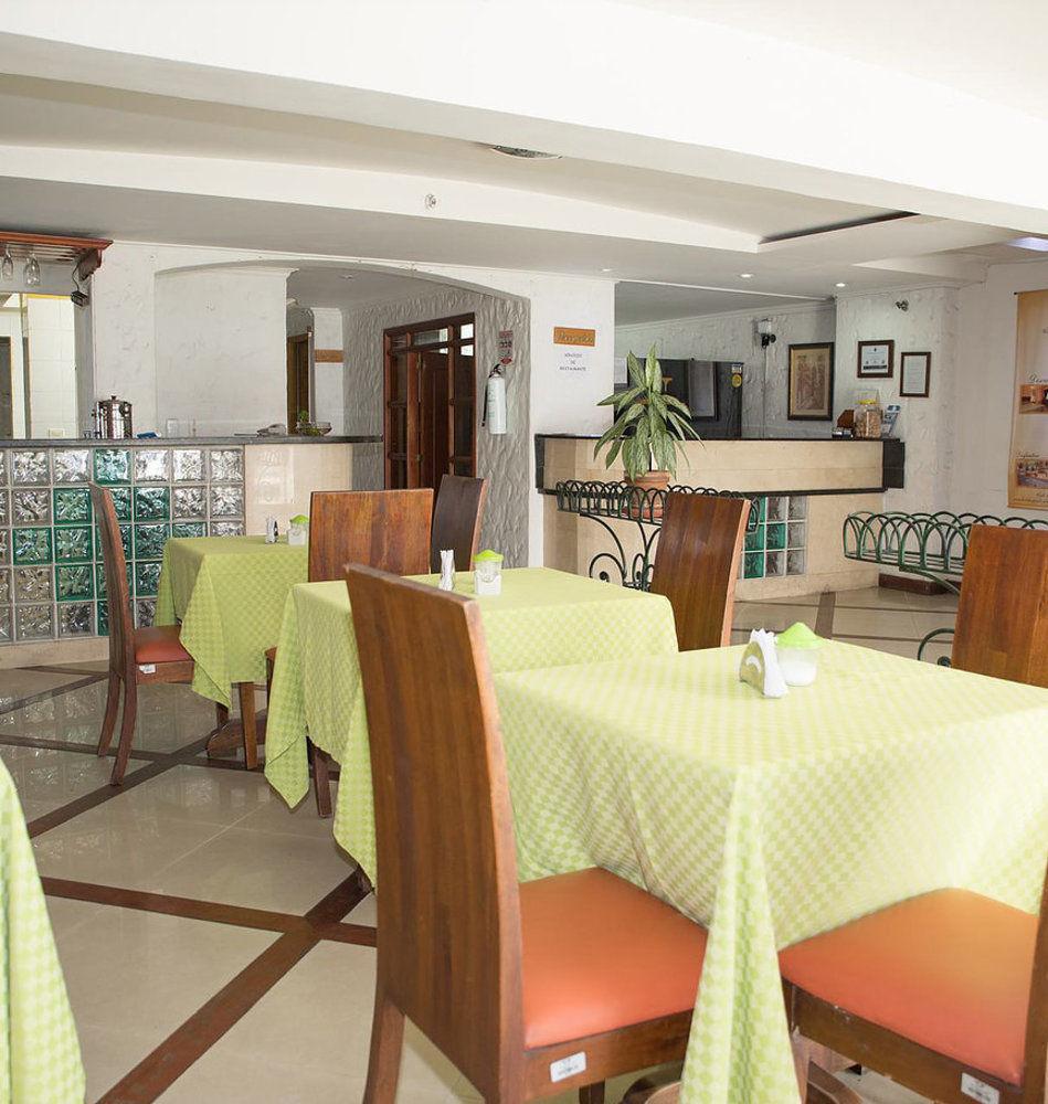 Ayenda 1223 Porton De La 10 Hotel Medellín Buitenkant foto