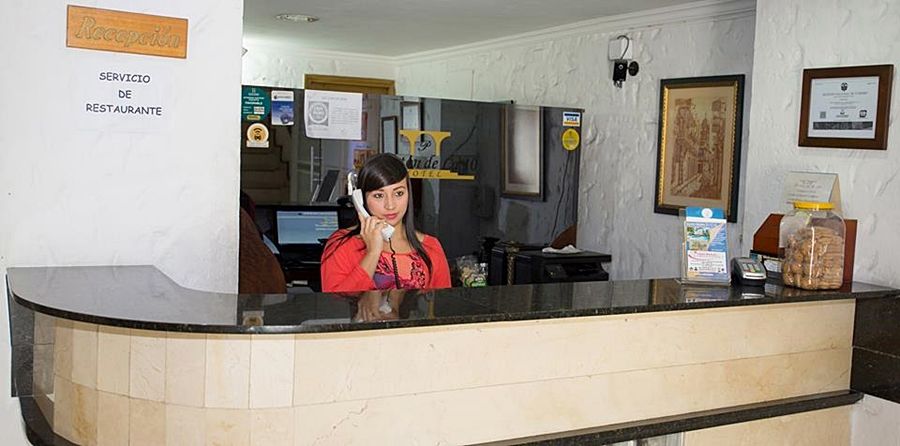 Ayenda 1223 Porton De La 10 Hotel Medellín Buitenkant foto