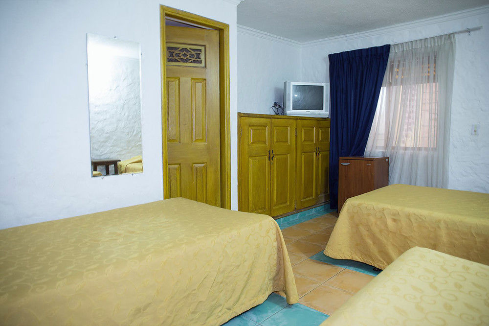 Ayenda 1223 Porton De La 10 Hotel Medellín Buitenkant foto